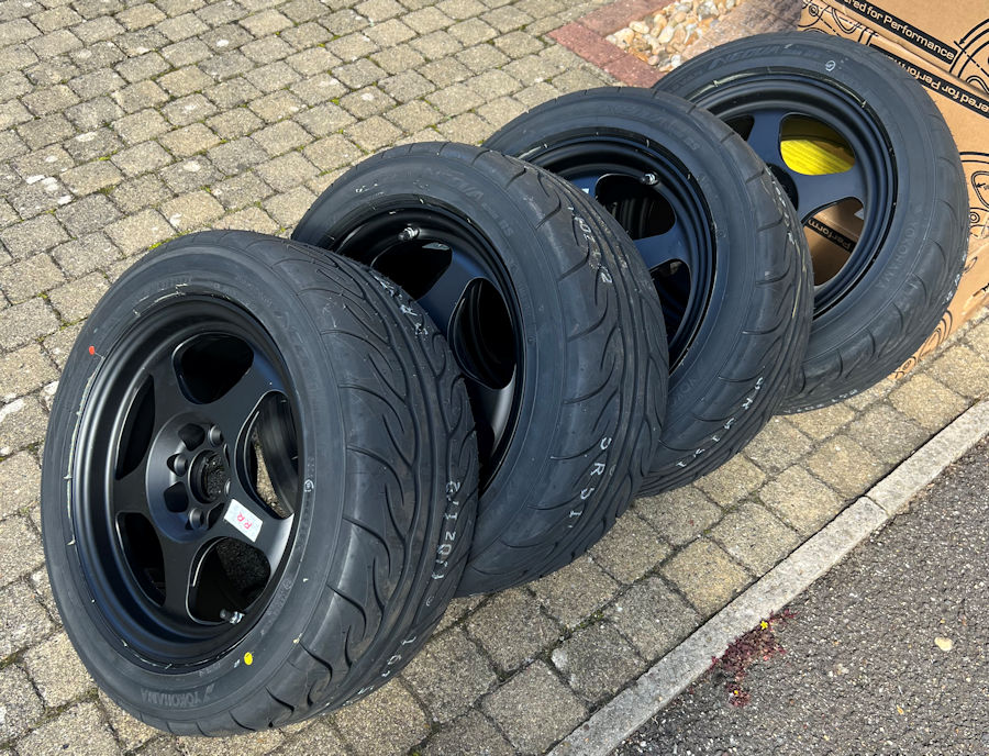 Yokohama AD08RS tyres